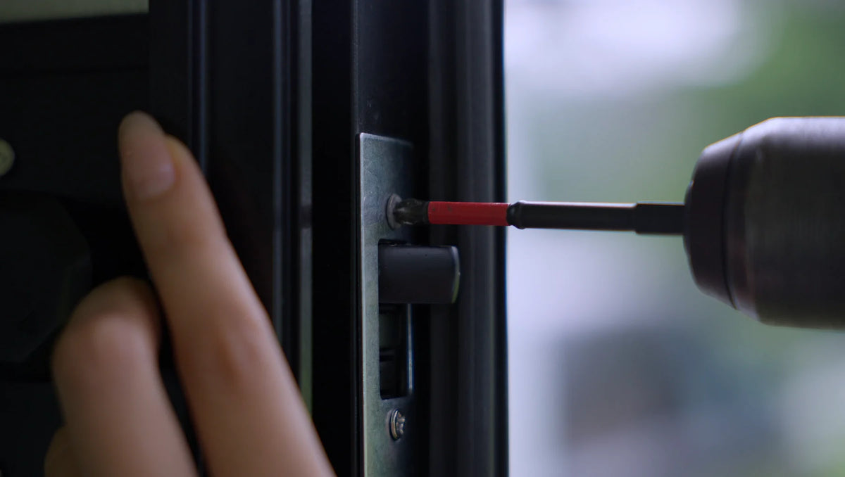 SMART RV DOOR LOCK R8 door compatibility guide